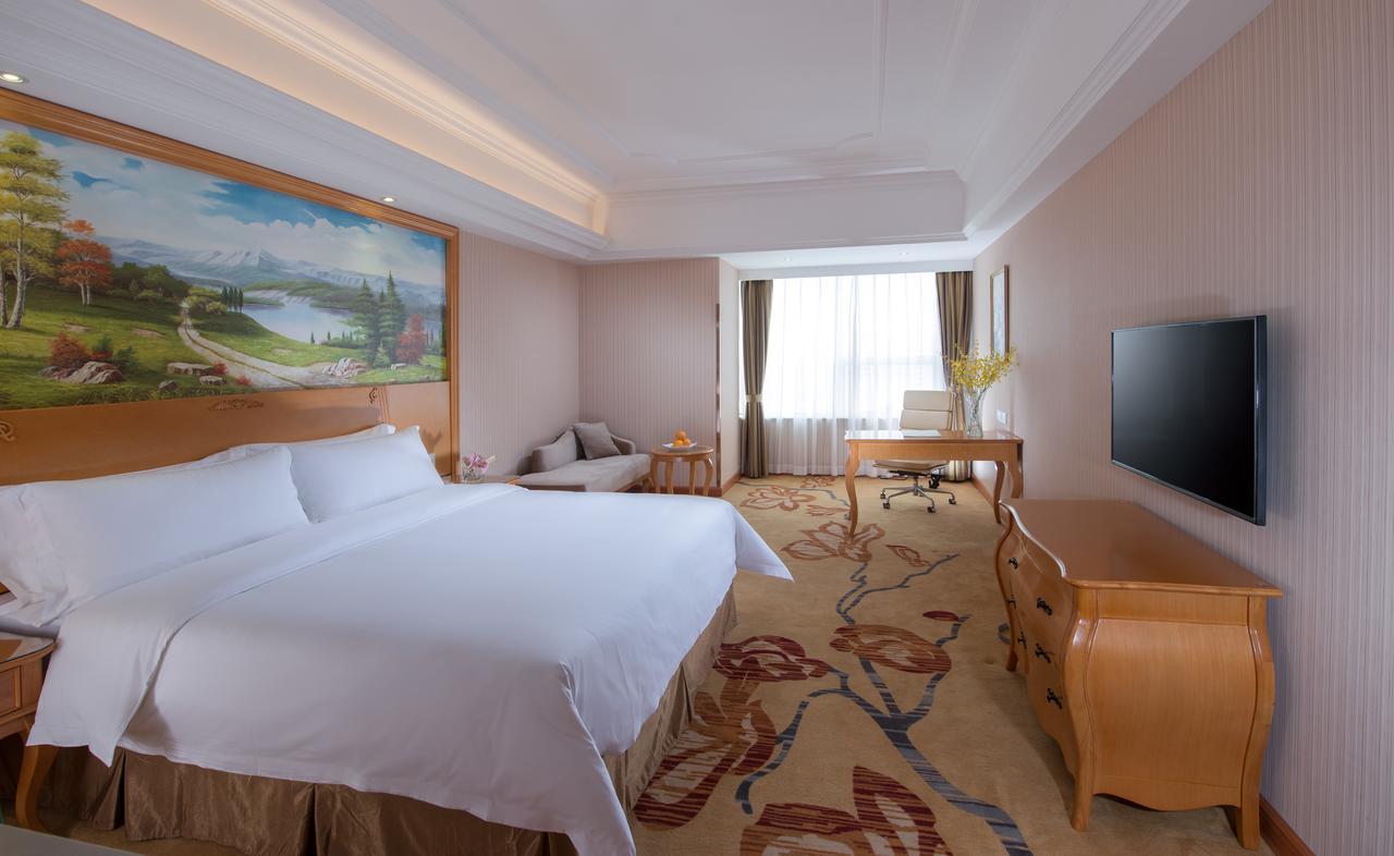 Vienna Internation Hotel Shenzhen Guanlan Guanguang Road Exterior photo